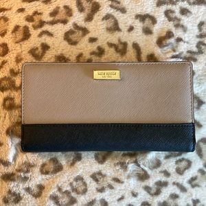 Kate Spade NWOT Beige & Black Wallet